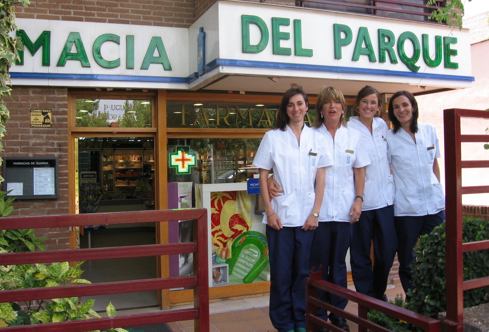 empleados de la farmacia