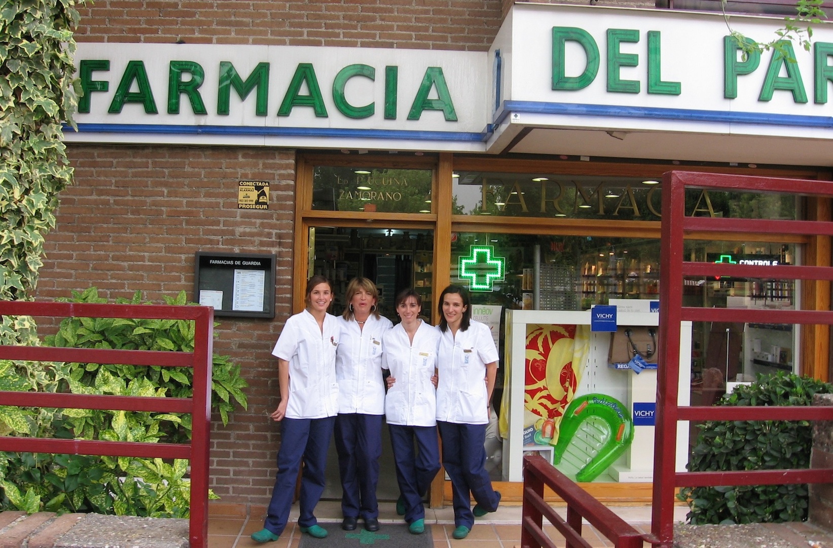 empleados de la farmacia